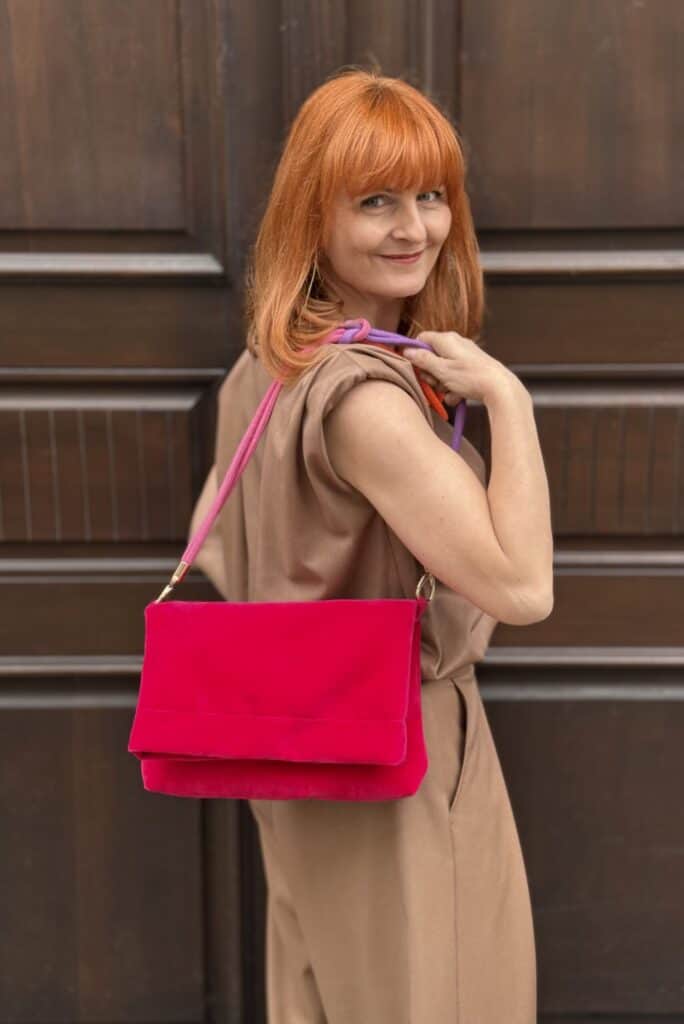 Eleganckie torebki welurowe damskie w kolorze pomarańczowym